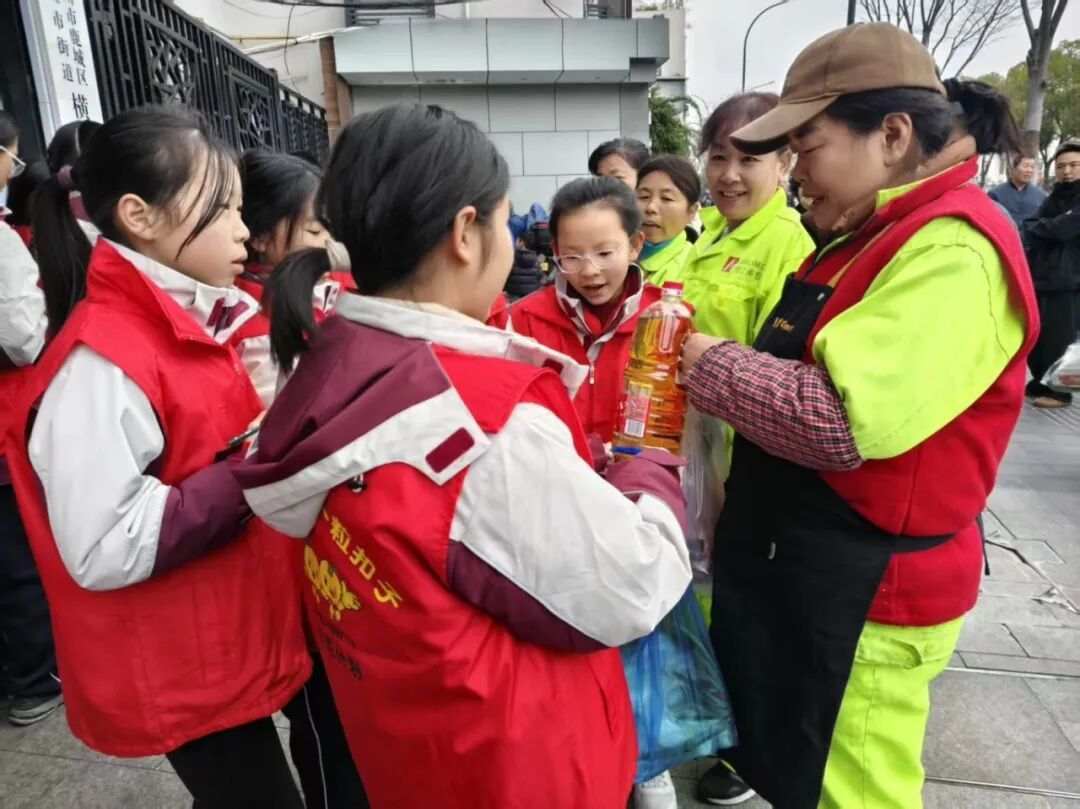 ��ѧ�׷��Ϊ������ů��ɫ